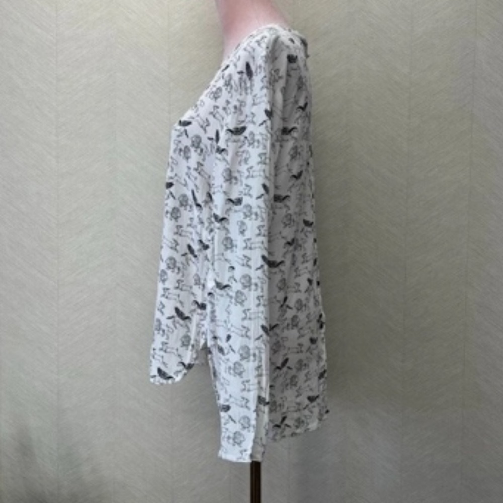 Long Sleeve White Printed Women’s Top - Picture 2 of 2